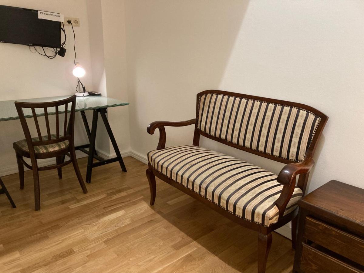 A10 Center Inn Budapest