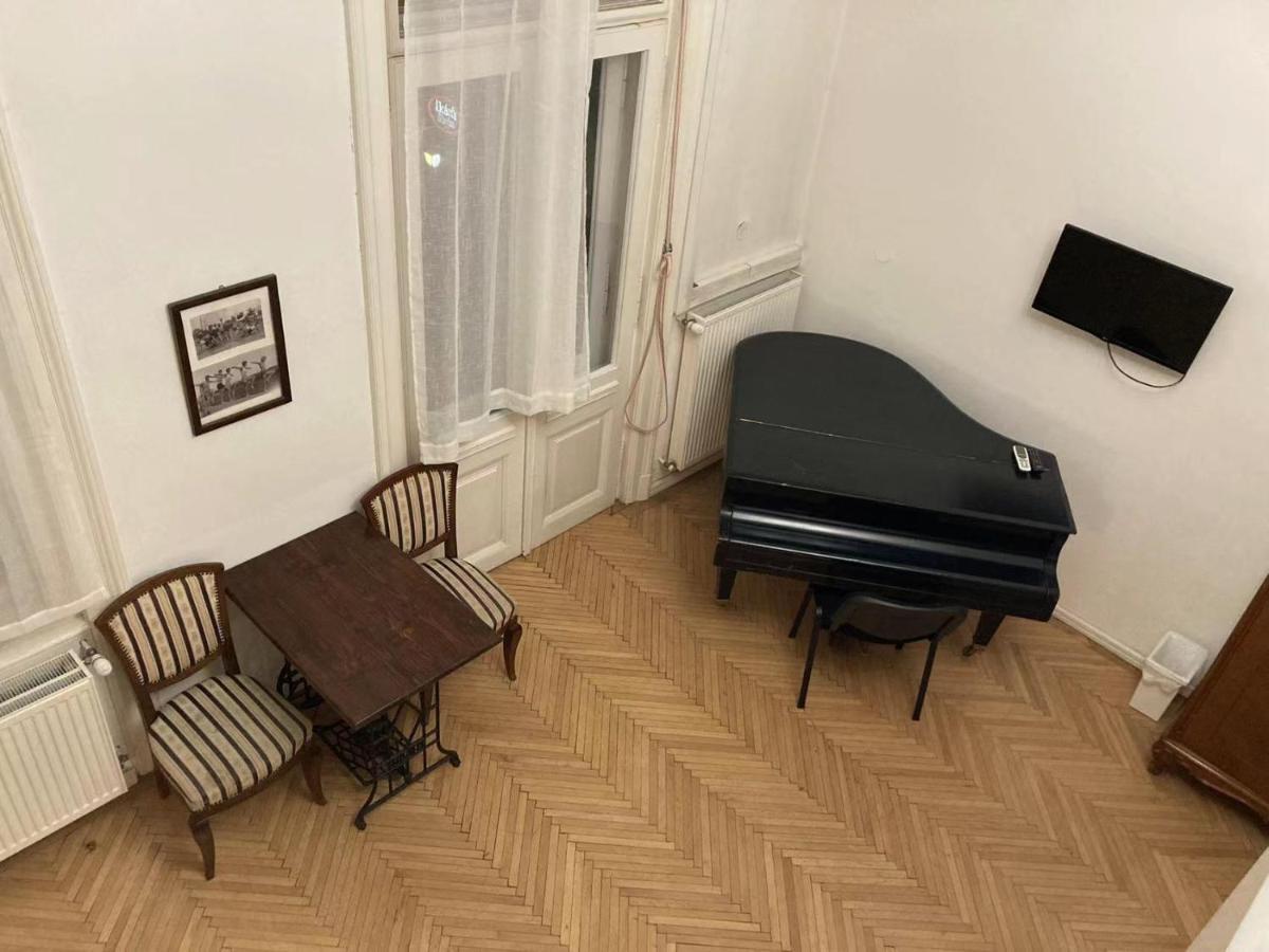A10 Center Pensão Budapeste